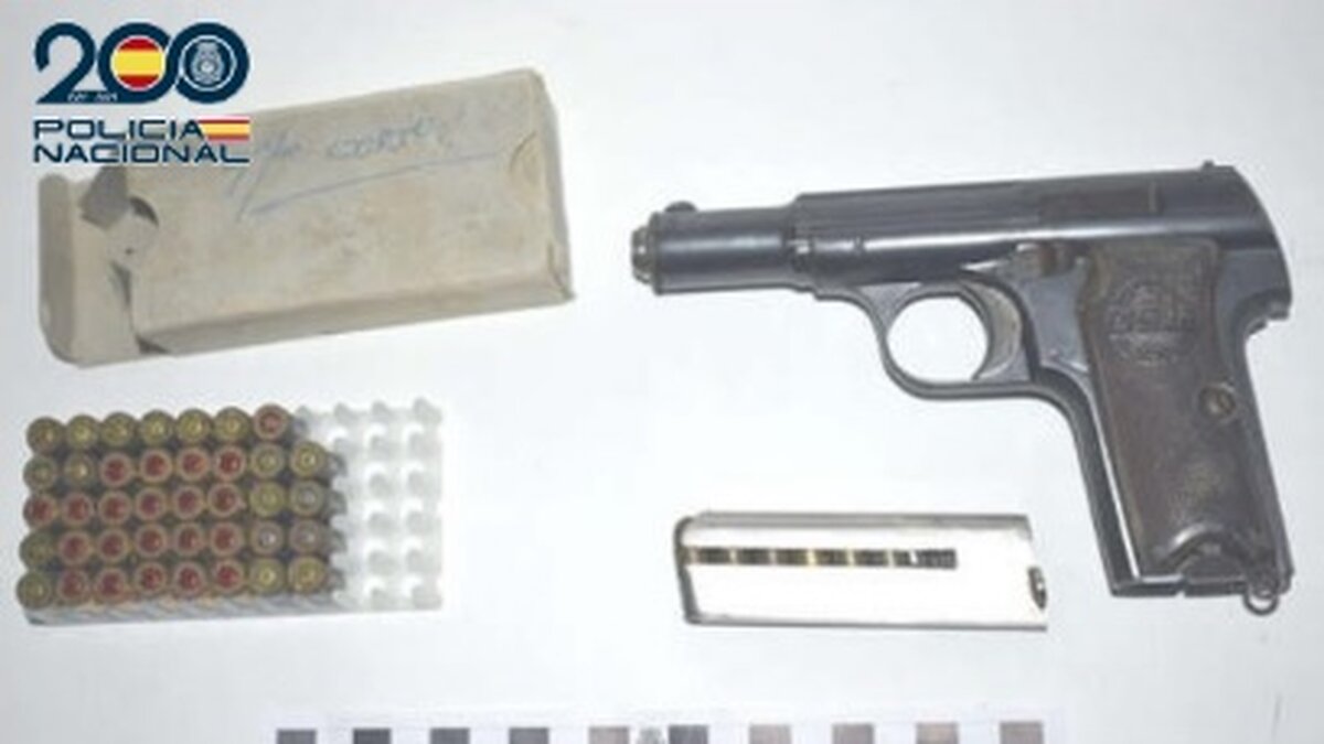 arma incautada en la investigación de un tiroteo relacionado con una reyerta entre clanes de Puertollano